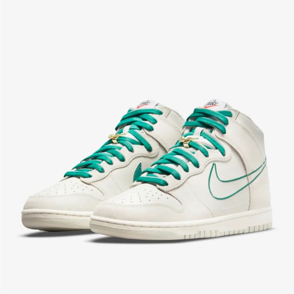 Nike High Dunk “First Use” June 18, 1971